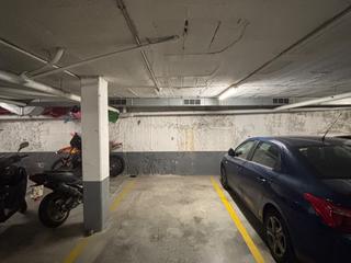 Lloguer Aparcament cotxe a Carrer de la mare de déu de port 138. Parking una plaza fácil acceso