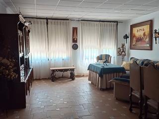 Masia a Carretera andújar-torredonjimeno 9. Cortijo renovado con parcela de olivos en andújar