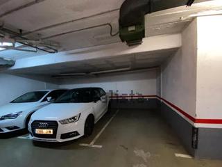 Aparcament cotxe a Esteve pila 50. Parking oferta