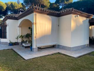 Chalet en Calle santa raquel 24. Casa de una planta, ideal para alquiler de verano