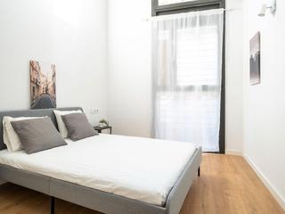 Location Appartement à Carrer rafael campalans  70. Apartamento en collblanc