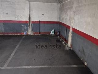 Aparcament cotxe a Calle lenguas 14. Plaza de parking grande. antes aparcaba una ambulancia