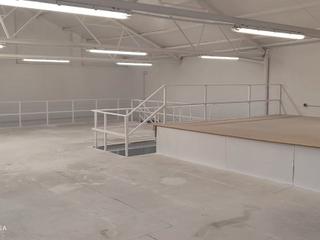 Affitto Capannone industriale in Calle de la duquesa de tamames  36. Nave diafana en carabanchel alto