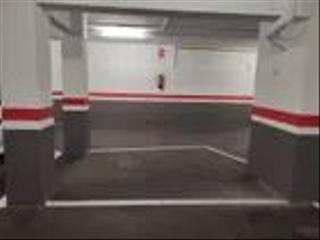 Location Parking moto à Mestre dalmau 4. Parquing de fácil acceso y plaza amplia