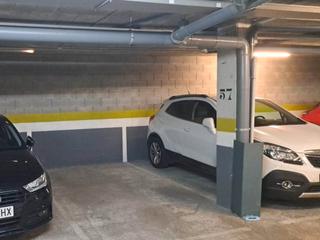 Location Parking voiture à Carrer de la indústria 365. Parking en sagrera de fácil acceso , puerta automática.