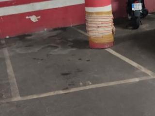 Aparcament cotxe a Carrer pujós 112. Venta plaza de parking