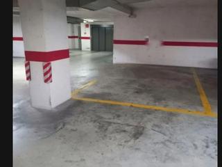 Car parking in Avenida novelda  113. Garage muy amplio