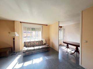 Pis a Francesc layret 22. Piso luminoso en buen estado de 3 habitaciones + plaza parking e