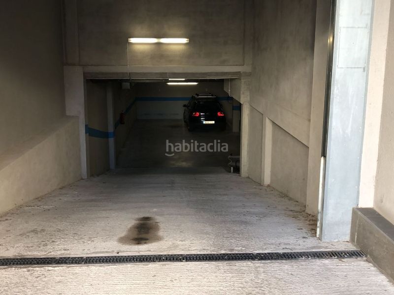 Foto f190b45c-6063-48cd-9623-36354b3d42d3. Lloguer aparcament cotxe a carrer de la bòbila 8 a Sitges