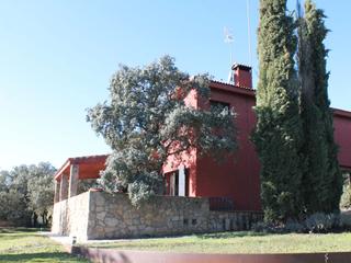 Masia a Avd.roncesvalles 3. Finca con viviendas