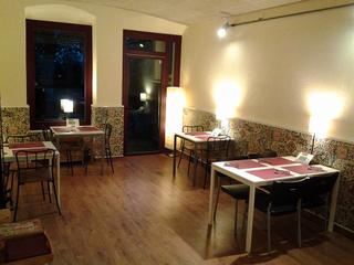 Traspàs Local Comercial a Carrer gran 8. Oportunitat de traspàs de restaurant i botiga de menjar a argent