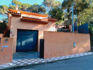 Casa a Calle bedoll 3. Preciosa casa en plena costa brava precio negociable