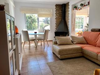 Miete Chalet in Lluis millet 48. Linda casita reformada, a 4 vientos 1 planta en can rial esparre
