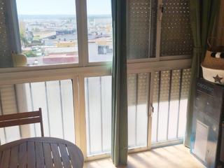 Pis a Calle yerba 6. Bonito piso con vistas a la bahía.