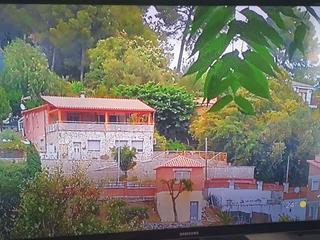 Chalet à Carrer montseny 18. Una casa para vivir en la naturaleza a un paso de barcelona