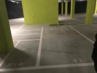 Rent Motorcycle parking in Carretera de la bunyola 11. Alquiler plaza moto