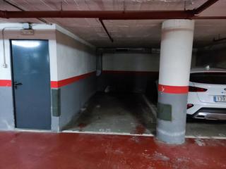 Location Parking voiture à Duero  40. Alquilo parking coche + moto en carrer duero 40