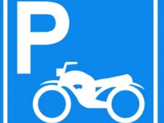 Location Parking moto à Paseo universal  35