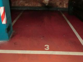 Lloguer Aparcament cotxe a Av. roma 67. Parking en alquiler para coche pequeño o mediano.