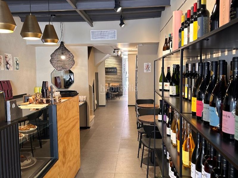 Foto 4776990b-fa92-436b-95da-36cf0acc108d. Traspaso local comercial en calle ruiz zorrilla 15 cafetería bar vinoteca tienda en Castellón de la Plana