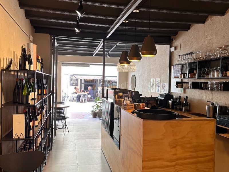 Foto fc212309-3a8a-4cce-ba04-a3171d6bc64a. Traspaso local comercial en calle ruiz zorrilla 15 cafetería bar vinoteca tienda en Castellón de la Plana