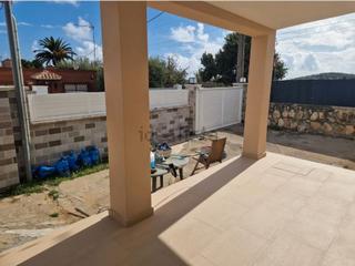 Bauernhof in Carrer riu besós 24. Finca rústica prácticamente nueva, gran cocina, jardin, porche y