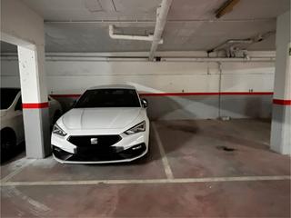 Location Parking voiture à Carrer de l'estació 16. Alquiler plaza parking coche al lado de la estación de tren