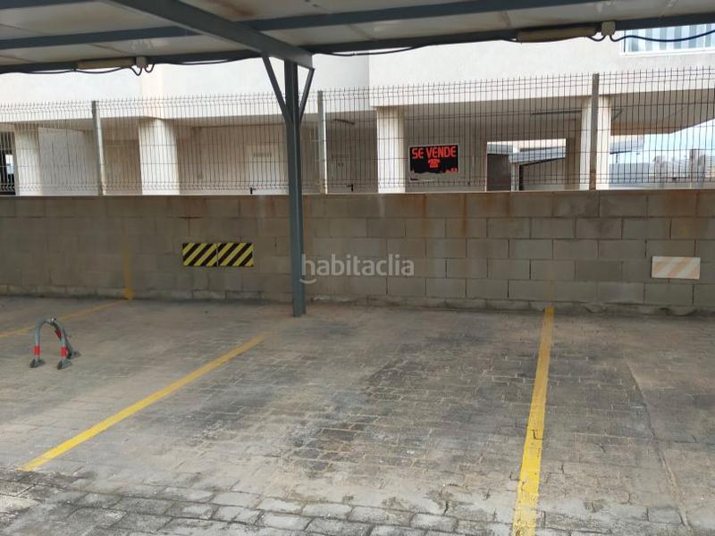 Foto 5c8612a7-8194-46a3-9324-2f5cb0ad6a68. Aparcament cotxe a avda de les corts 8 a Daimús