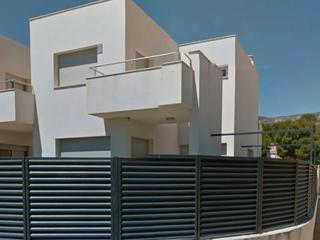 Casa a Vía augusta 80. Casa vista mar con solar y piscina