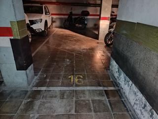 Car parking in Plaza leseps 15. 2 coches pequeños o 5 motos