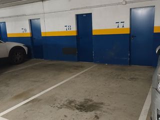 Alquiler Parking coche en Covadonga  200. Garaje y trastero