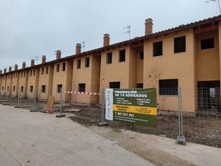 Maison jumelée à Camino baños rioja  4. Herramelluri, adosados con jardin