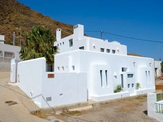 Casa a Calle las laderas 9. Una joya arquitectónica única en una de las últimas zonas vírgen