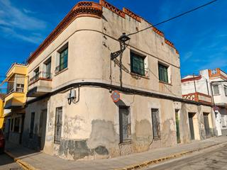 Casa en Josep montagud 2. Casa esquina