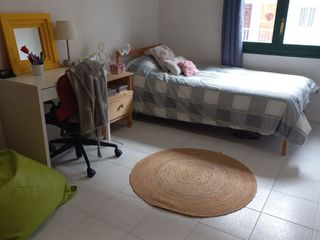 Casa adosada en Avenida vilanova i la geltrú 0. 4 habitaciones 2 suites, 100 metros de playa, súper luminosa, or