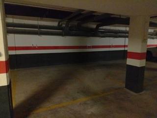 Lloguer Aparcament cotxe a Rall 8. Amplia plaza, con posibilidad de trastero