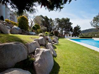 Lloguer Àtic a Carrer del puigmal 1. Ático reformado con terraza, piscina y vistas a montaña y mar en