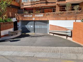 Rent Car parking in Pasaje forasté 4 bis. Para coche median/grande