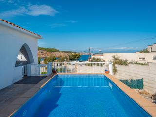 Casa a Punta montgo 66. Casa independiente con 2 piscinas y vistas al mar