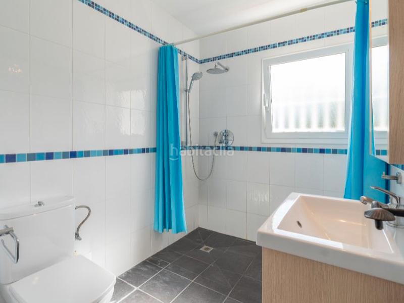 Foto c1370a0c-8c10-47f0-ba5a-4179bbd06f61. Casa en punta montgo 66 casa independiente con 2 piscinas y vistas al mar en Escala (L´)