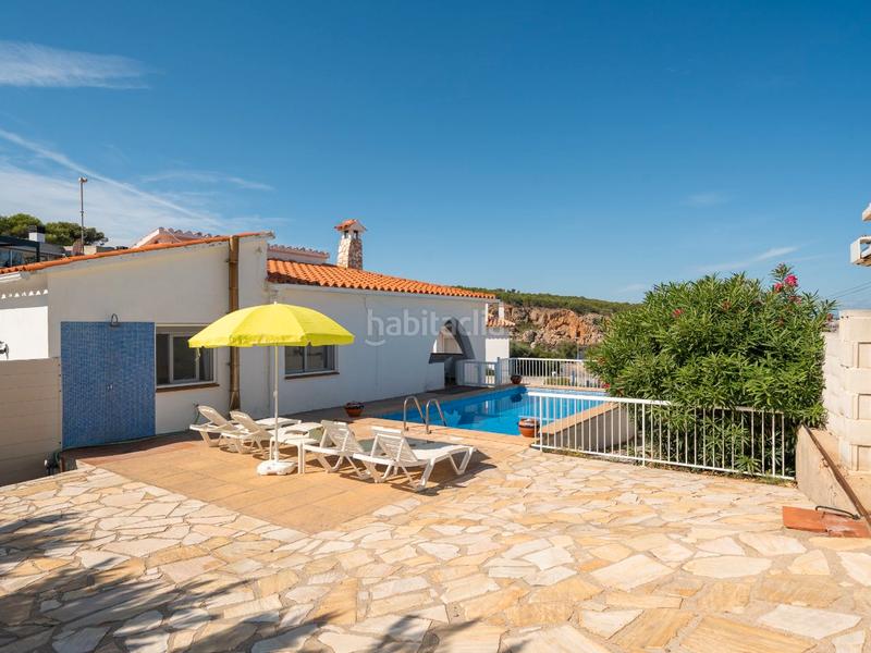 Foto f9c9814b-e349-4a65-b7f8-68b0491fdd41. Casa en punta montgo 66 casa independiente con 2 piscinas y vistas al mar en Escala (L´)