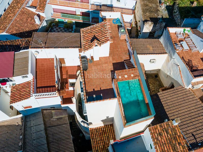 Foto 602470c2-93e8-4736-a1b6-bb89a99bdc8b. Casa adosada en calle agua 1 modern townhouse with rooftop pool and sea views en Canillas de Albaida