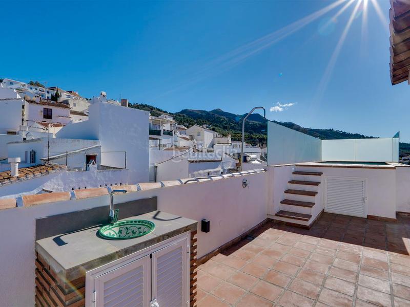 Foto 84c09536-fe2e-4c24-b72a-63345196ba5d. Casa adosada en calle agua 1 modern townhouse with rooftop pool and sea views en Canillas de Albaida