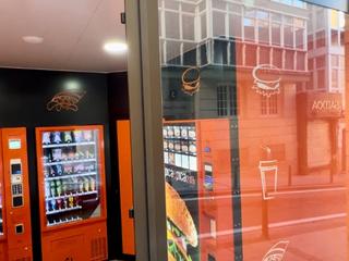 Traspàs Local Comercial a Moctezuma 4. Traspaso negocio vending / venta máquinas expendedoras 24h centr