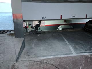 Lloguer Aparcament cotxe a Casp 51. Parking alquiler coche mediano ( bajo, no suv)