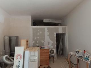 Lloguer Local Comercial a Princep de viana 2. Local comercial salida humos 50m de la playa