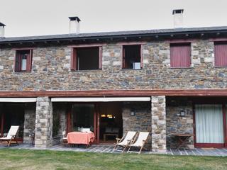 Casa adossada a Arretera guils cerdanya poligono 9 129. Chalet adosado en venta