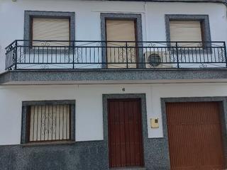 Maison à Calle rafael alberti  6. Casa con dos plantas.