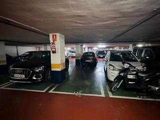 Lloguer Aparcament cotxe a Carrer diputacio 406. Plaza de parking amplia y segura en alquiler