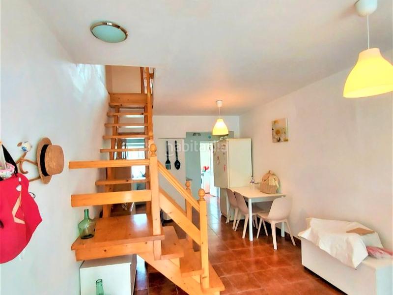 Foto 6c1d2a18-e47c-4993-9b08-f70d09df069b. Casa adossada a sixto 15 a Camariñas